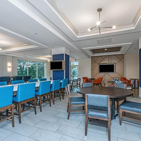 Holiday Inn Express & Suites Charleston Arpt-Conv Ctr Area By Ihg North Charleston Bagian luar foto