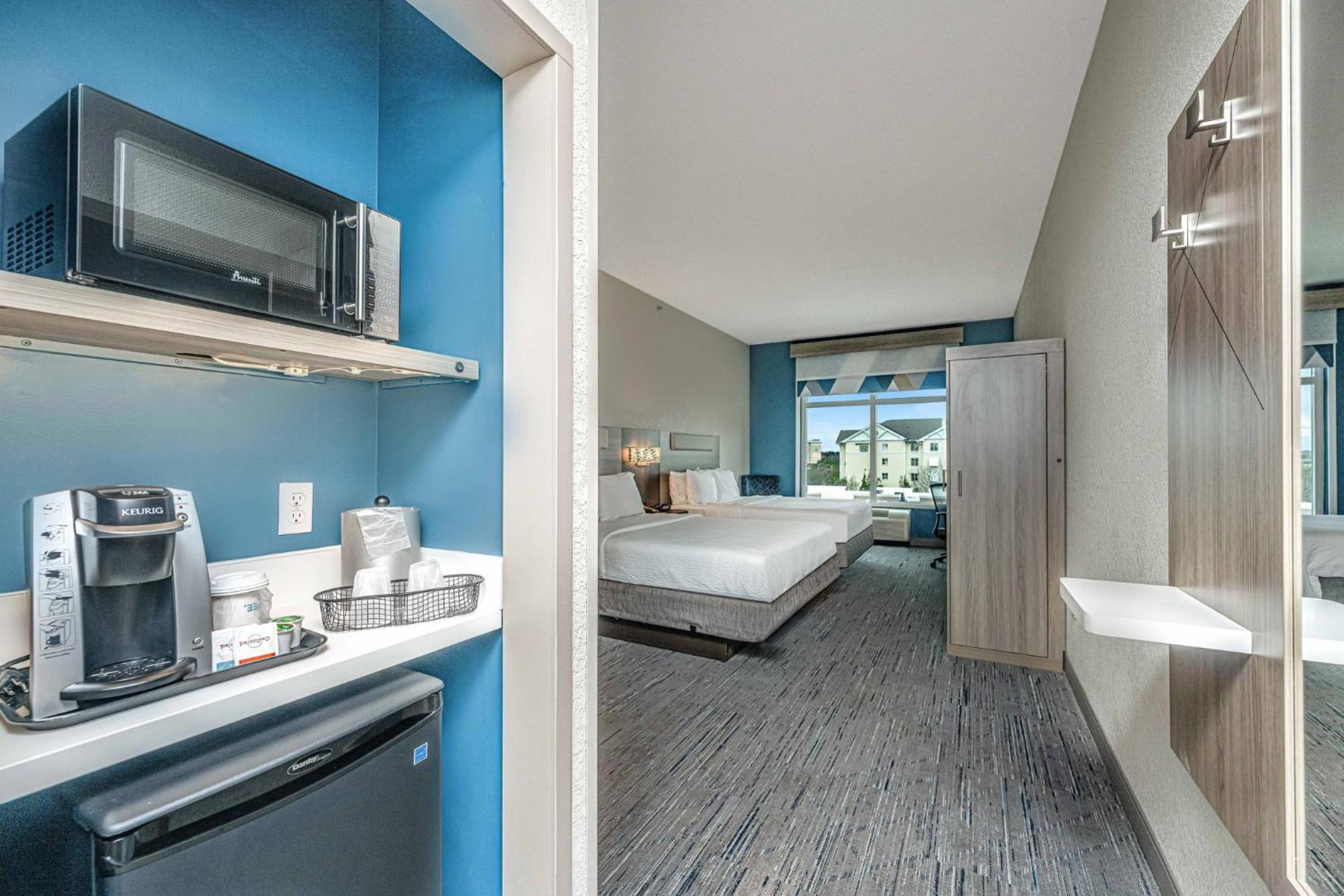 Holiday Inn Express & Suites Charleston Arpt-Conv Ctr Area By Ihg North Charleston Bagian luar foto