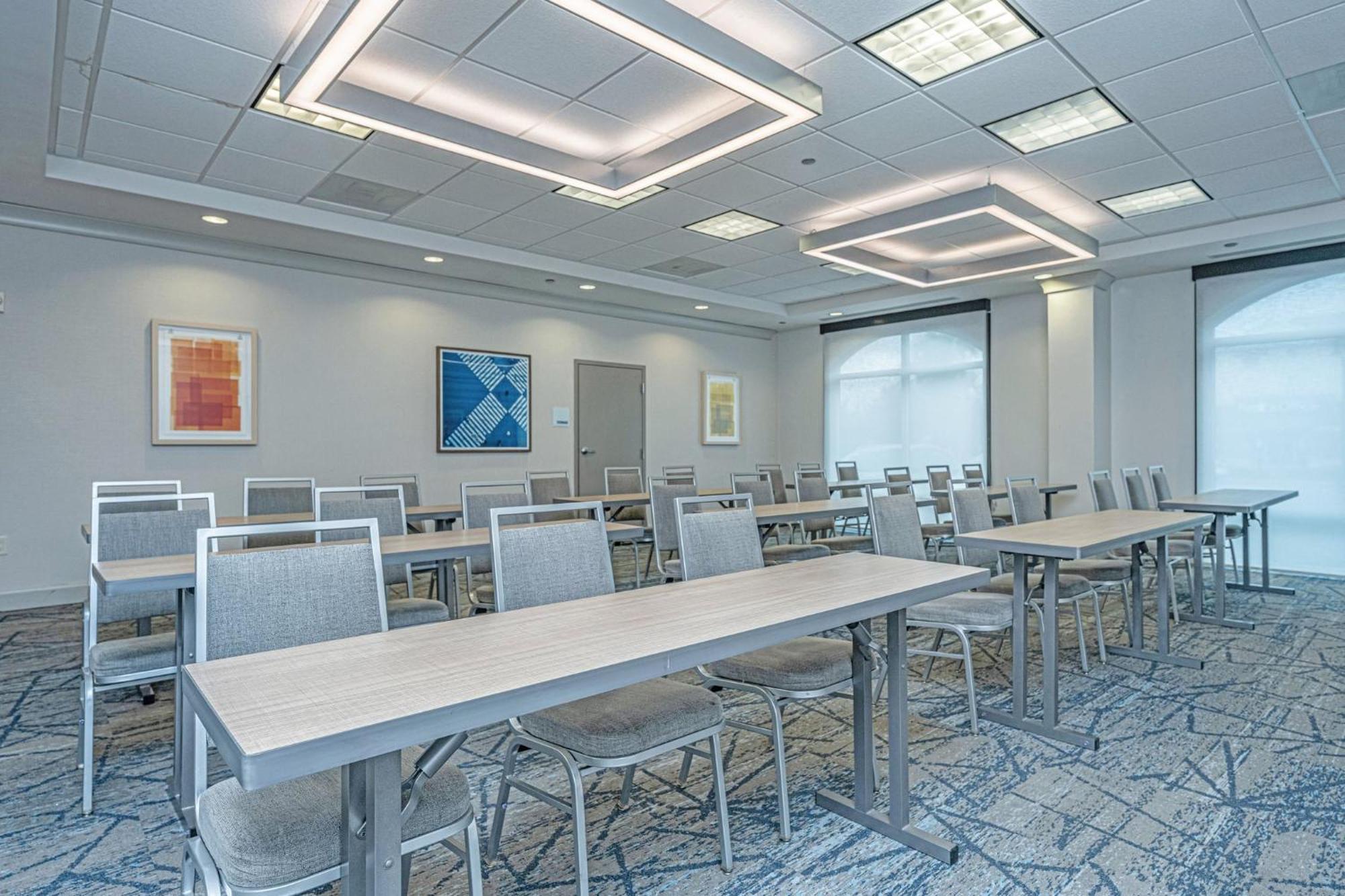 Holiday Inn Express & Suites Charleston Arpt-Conv Ctr Area By Ihg North Charleston Bagian luar foto