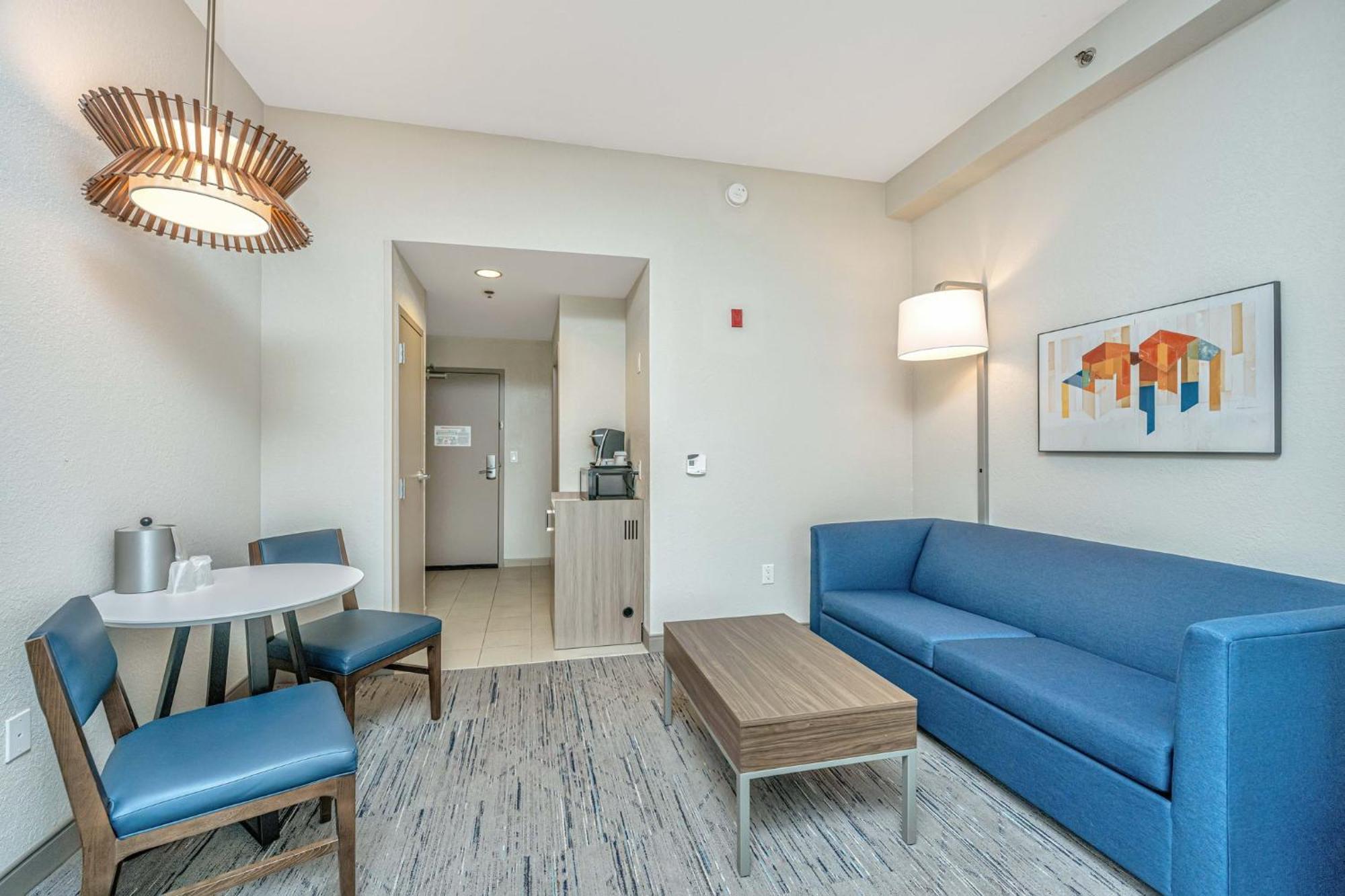 Holiday Inn Express & Suites Charleston Arpt-Conv Ctr Area By Ihg North Charleston Bagian luar foto