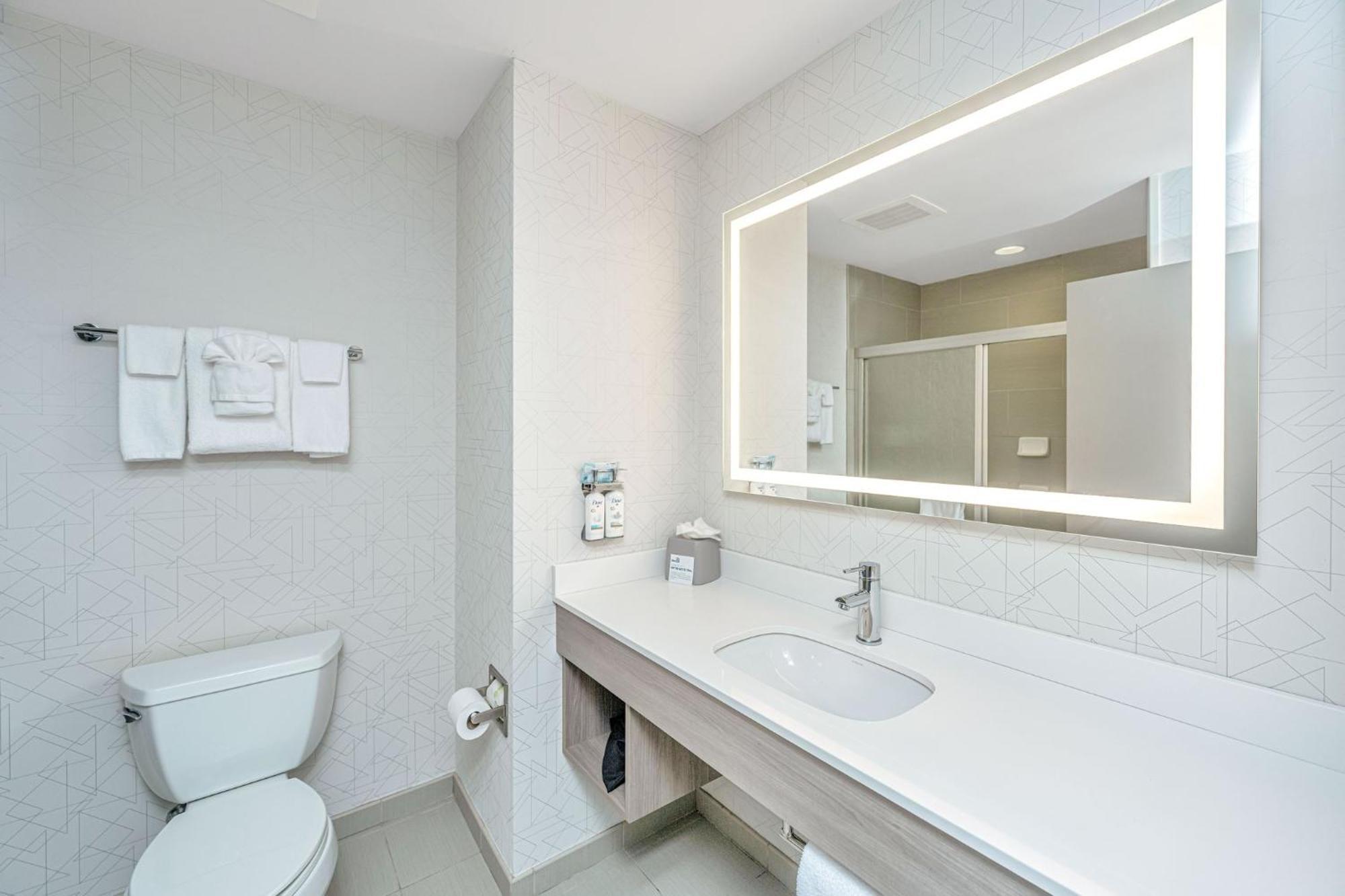 Holiday Inn Express & Suites Charleston Arpt-Conv Ctr Area By Ihg North Charleston Bagian luar foto