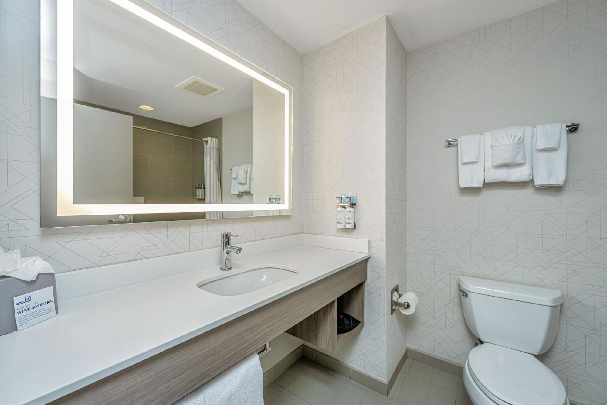 Holiday Inn Express & Suites Charleston Arpt-Conv Ctr Area By Ihg North Charleston Bagian luar foto