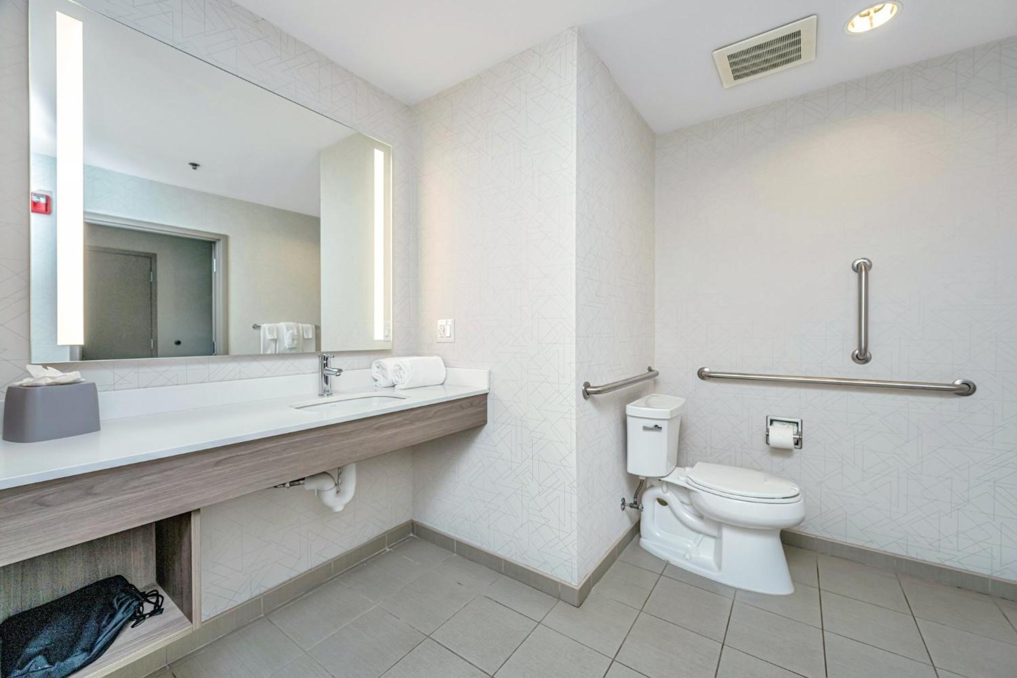 Holiday Inn Express & Suites Charleston Arpt-Conv Ctr Area By Ihg North Charleston Bagian luar foto