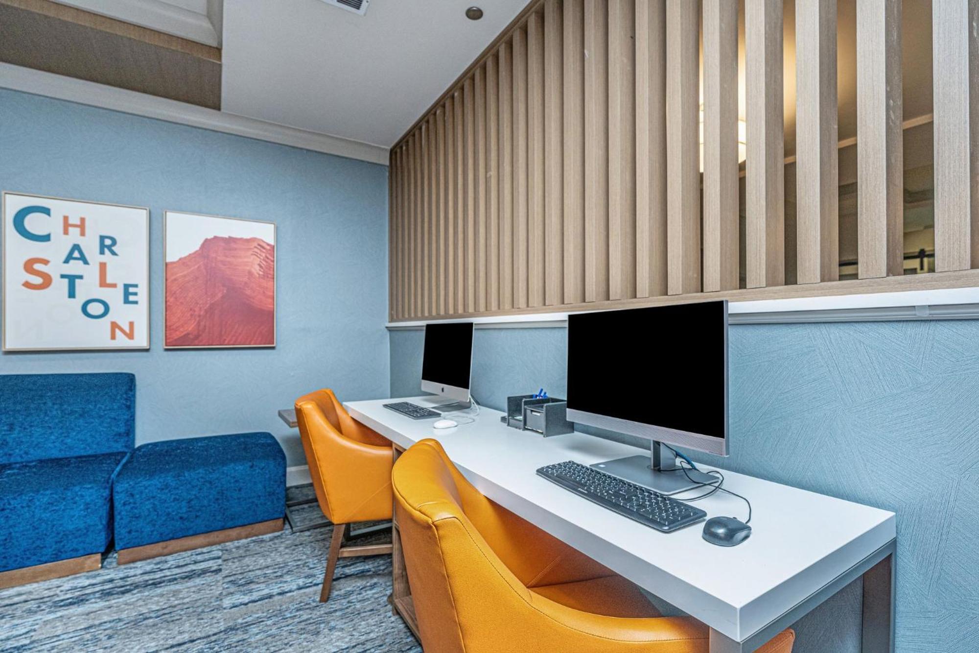 Holiday Inn Express & Suites Charleston Arpt-Conv Ctr Area By Ihg North Charleston Bagian luar foto