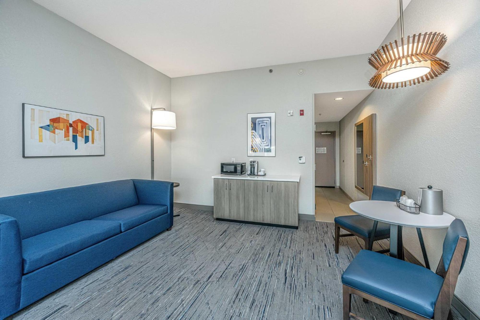 Holiday Inn Express & Suites Charleston Arpt-Conv Ctr Area By Ihg North Charleston Bagian luar foto