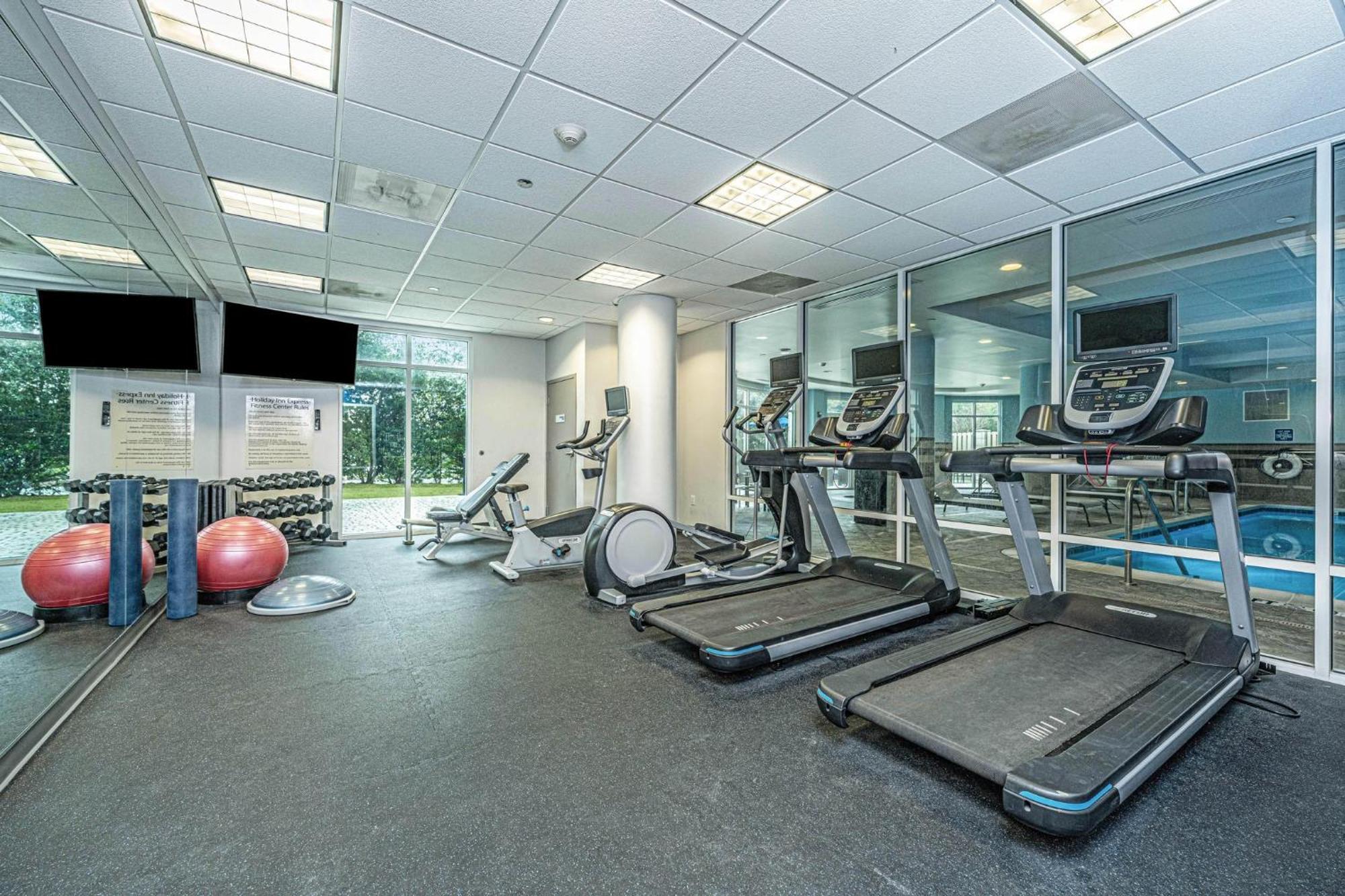 Holiday Inn Express & Suites Charleston Arpt-Conv Ctr Area By Ihg North Charleston Bagian luar foto