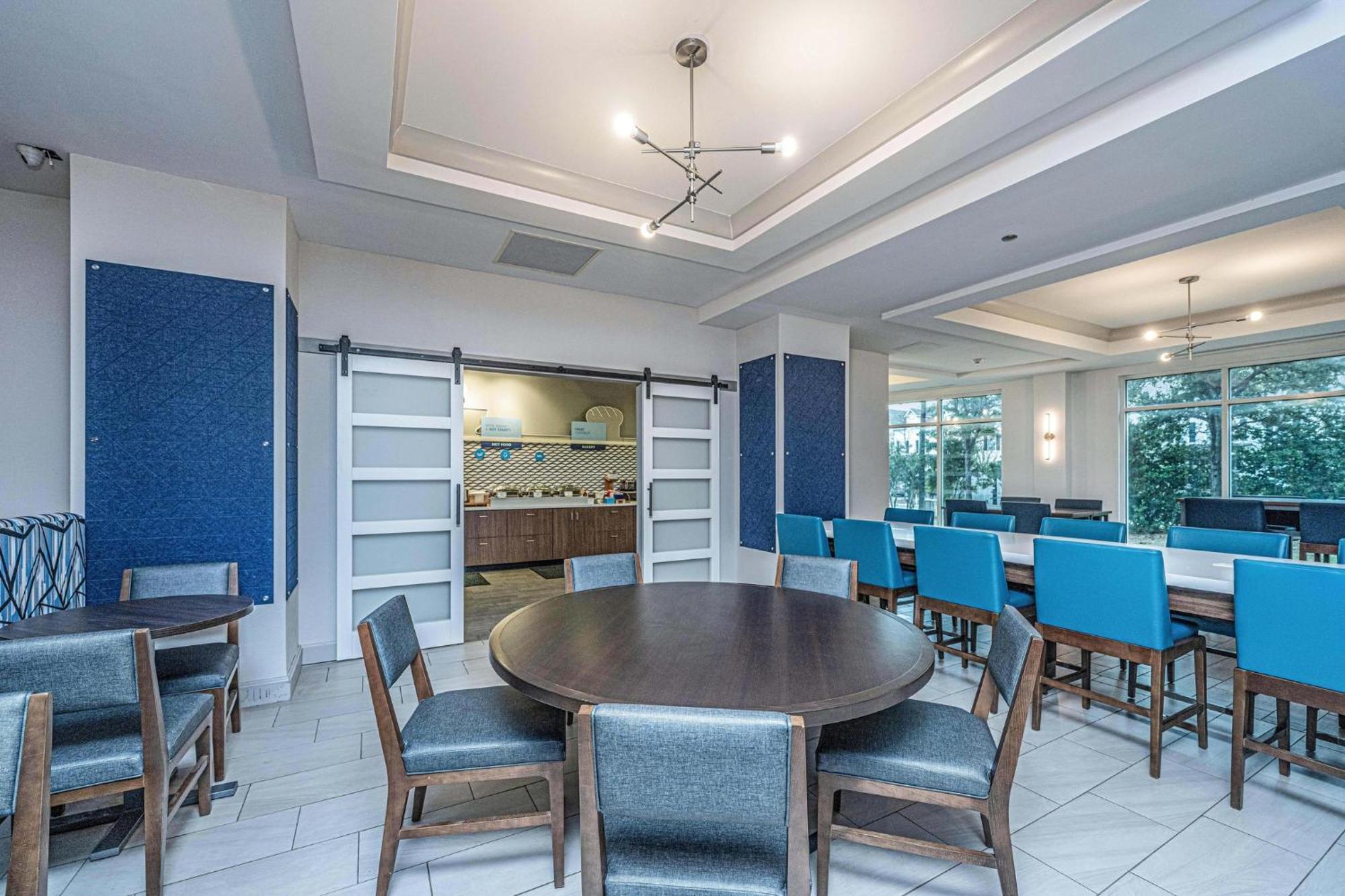 Holiday Inn Express & Suites Charleston Arpt-Conv Ctr Area By Ihg North Charleston Bagian luar foto
