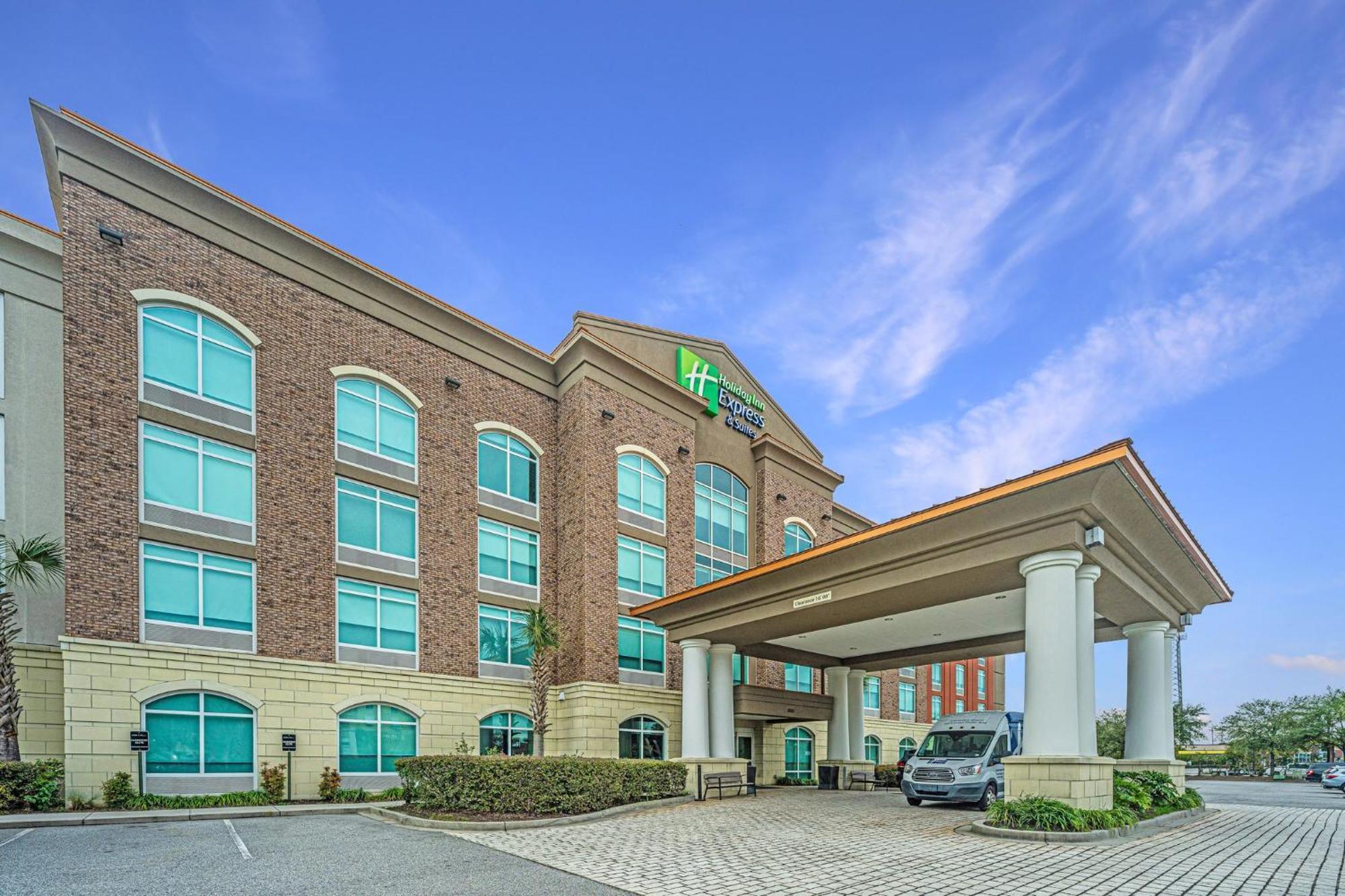 Holiday Inn Express & Suites Charleston Arpt-Conv Ctr Area By Ihg North Charleston Bagian luar foto