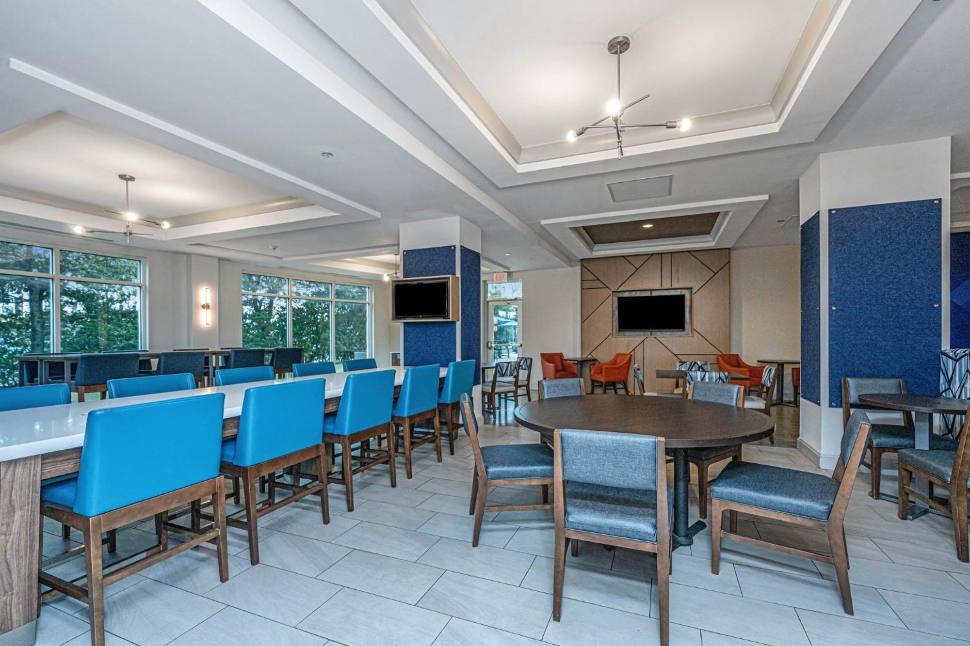 Holiday Inn Express & Suites Charleston Arpt-Conv Ctr Area By Ihg North Charleston Bagian luar foto
