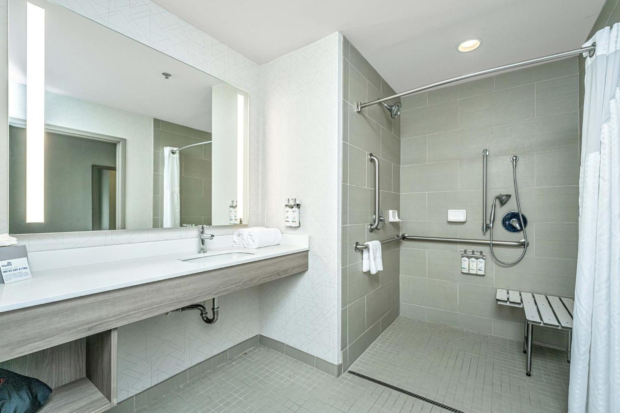Holiday Inn Express & Suites Charleston Arpt-Conv Ctr Area By Ihg North Charleston Bagian luar foto