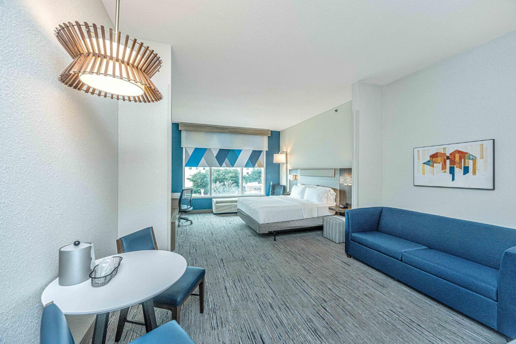 Holiday Inn Express & Suites Charleston Arpt-Conv Ctr Area By Ihg North Charleston Bagian luar foto