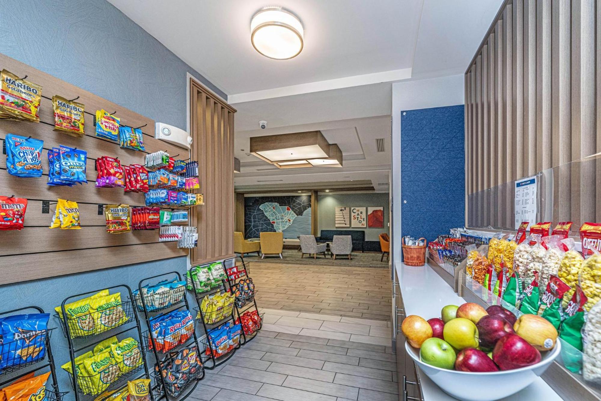 Holiday Inn Express & Suites Charleston Arpt-Conv Ctr Area By Ihg North Charleston Bagian luar foto