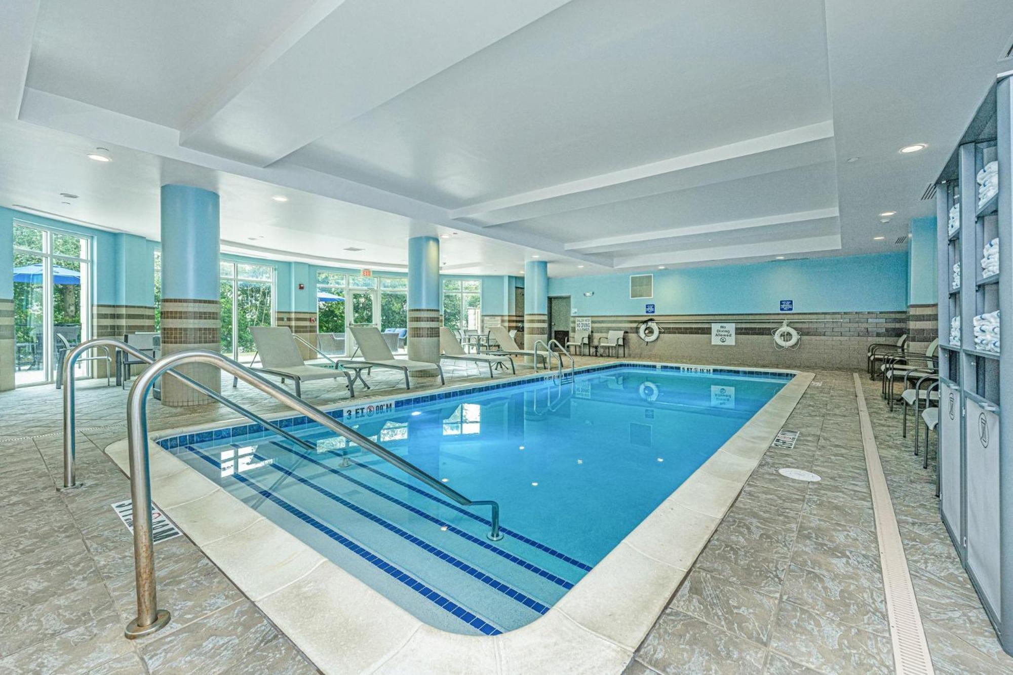 Holiday Inn Express & Suites Charleston Arpt-Conv Ctr Area By Ihg North Charleston Bagian luar foto