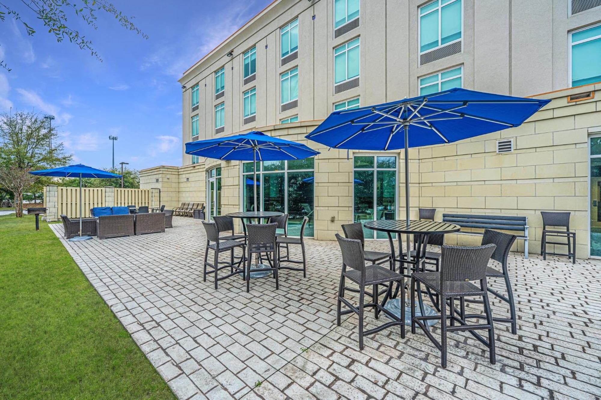 Holiday Inn Express & Suites Charleston Arpt-Conv Ctr Area By Ihg North Charleston Bagian luar foto