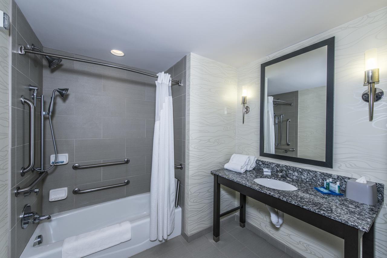 Holiday Inn Express & Suites Charleston Arpt-Conv Ctr Area By Ihg North Charleston Bagian luar foto