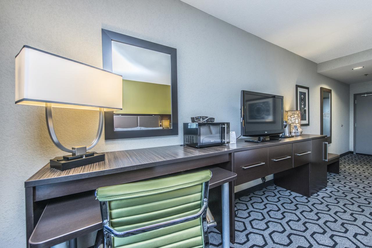 Holiday Inn Express & Suites Charleston Arpt-Conv Ctr Area By Ihg North Charleston Bagian luar foto